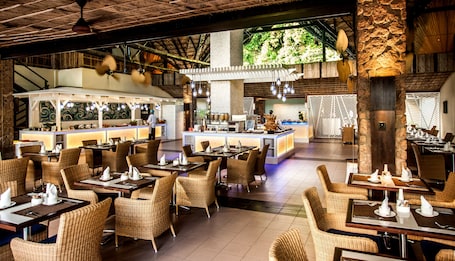 Free daily buffet breakfast. Paradise Sun
