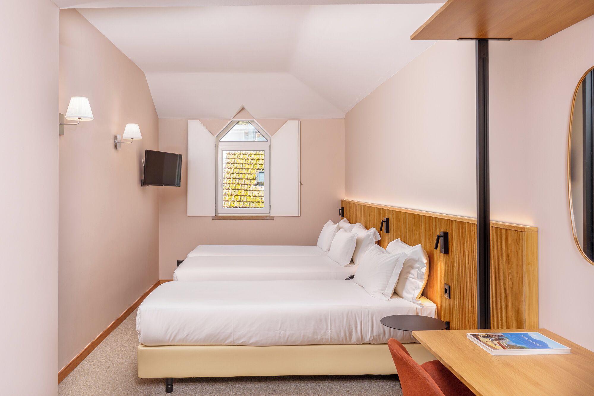 Basic Triple Room | Hypo-allergenic bedding, desk, blackout drapes, free WiFi