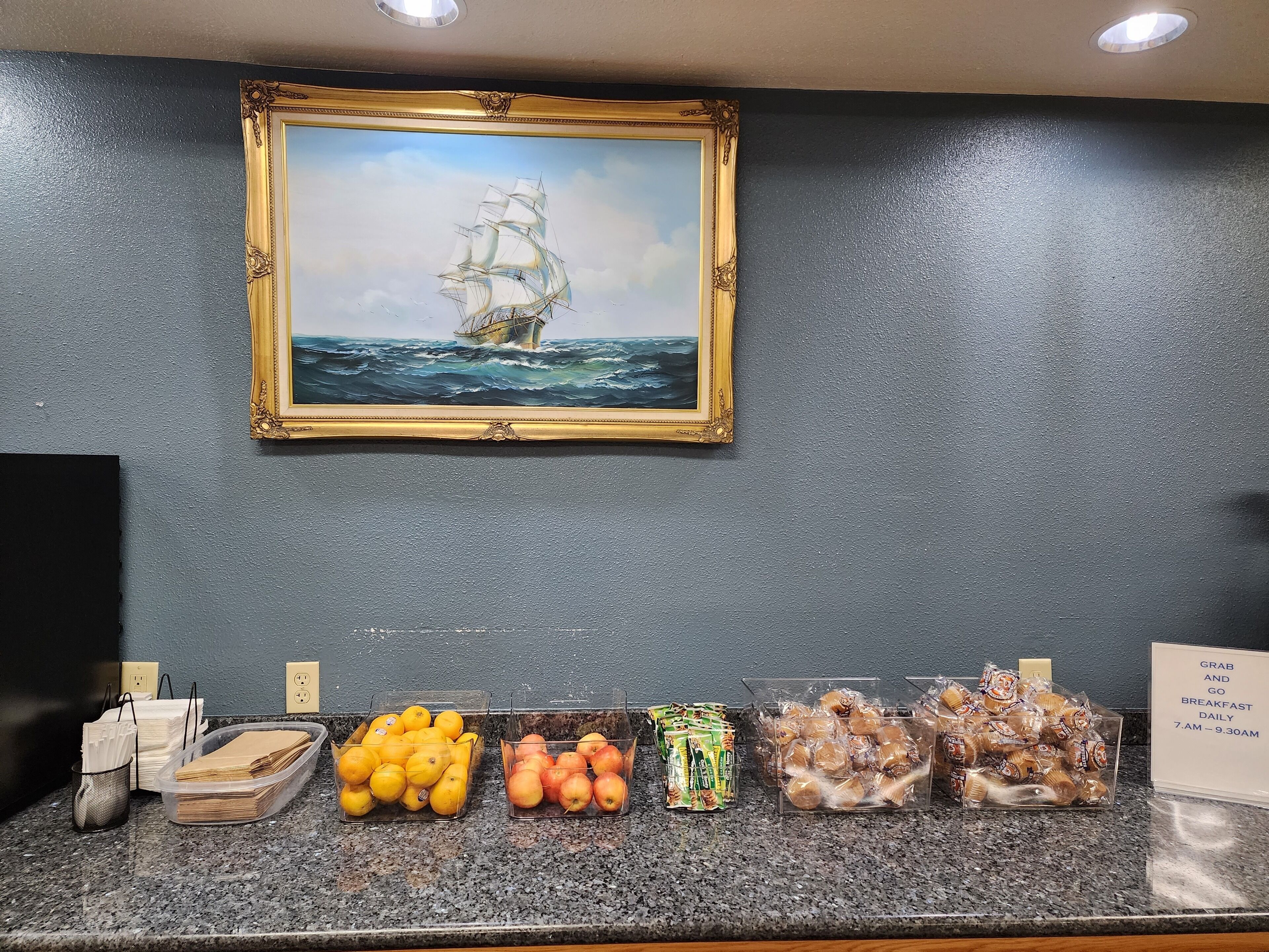 Café da manhã para viagem grátis todos os dias