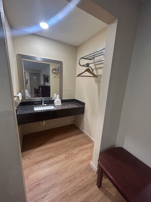 Escritorio y wifi gratis