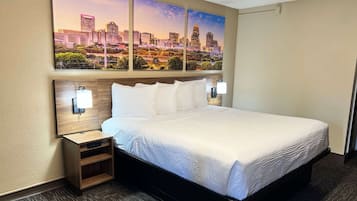 Senge med topmadrasser, mørklægningsgardiner, gratis Wi-Fi, sengetøj