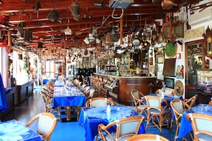 Bar (en el alojamiento)