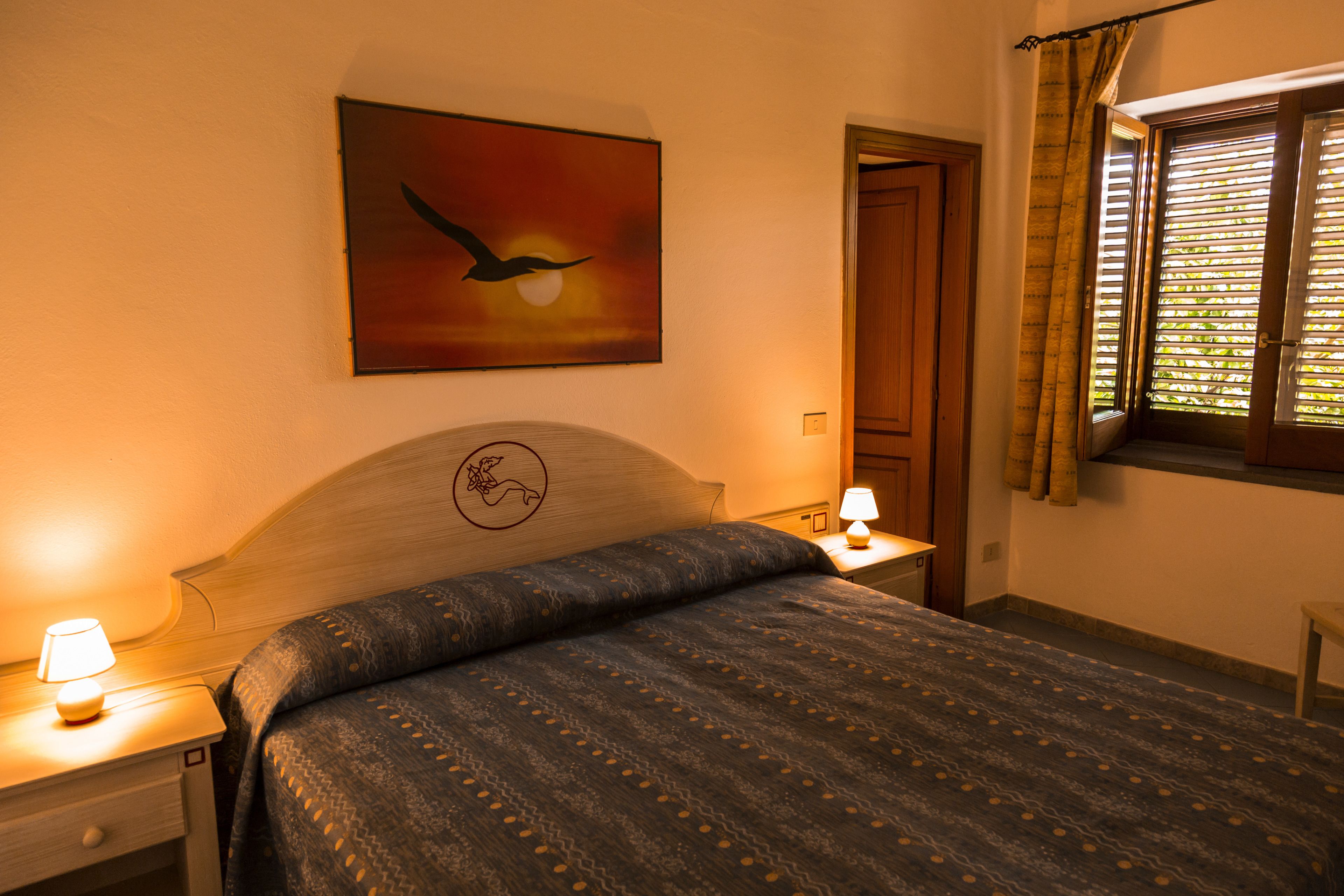 double room | 1 bedroom, minibar, in-room safe, desk