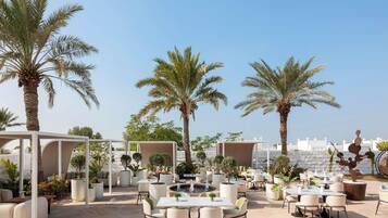 2 restaurants, spécialités Cuisine méditerranéenne