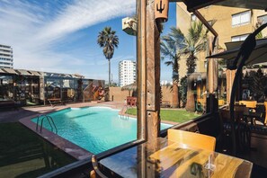 Outdoor pool - Hotel Canto del Mar (La Serena)