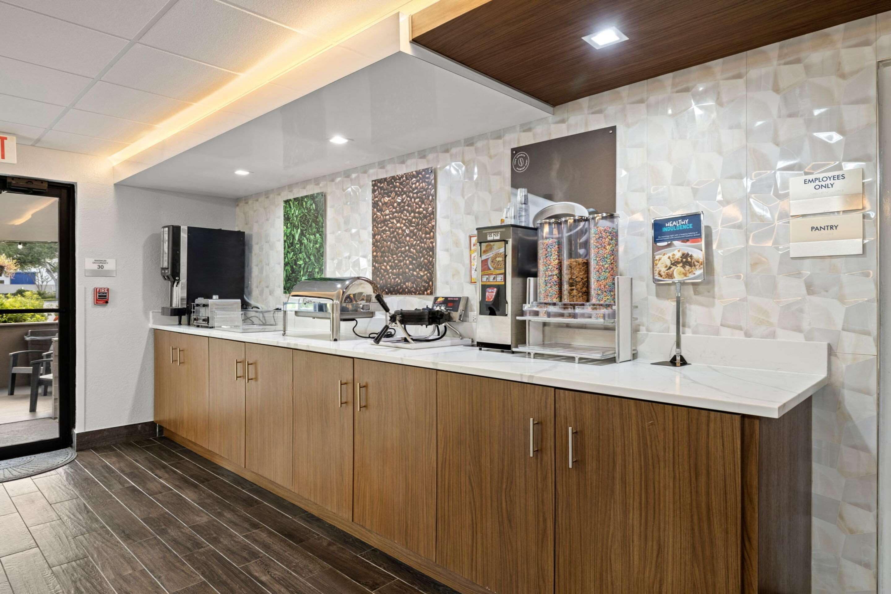 Tägliches inbegriffenes großes Frühstück