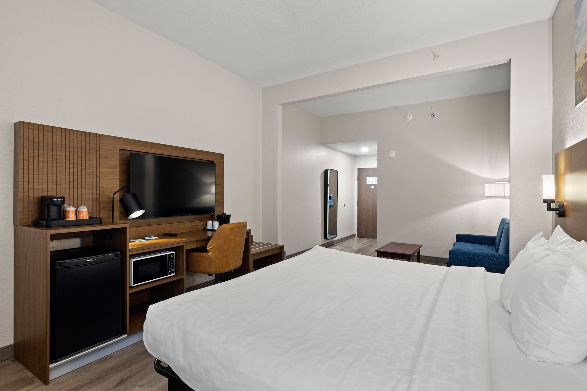 Quarto standard, 1 cama King e sofá-cama, para não fumantes | Cofres nos quartos, escrivaninha, ferros/tábuas de passar roupa