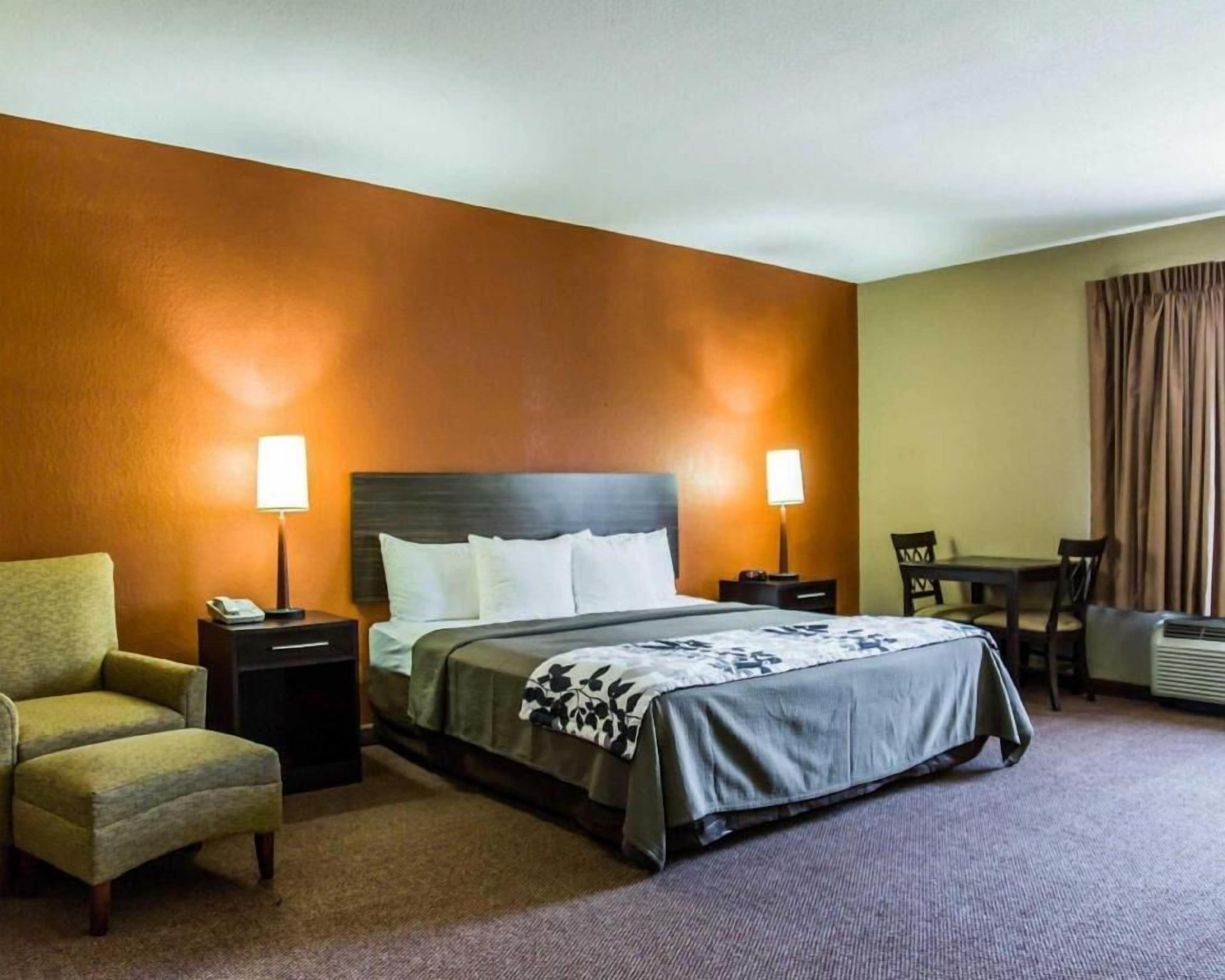 In-room safe, desk, iron/ironing board, free WiFi