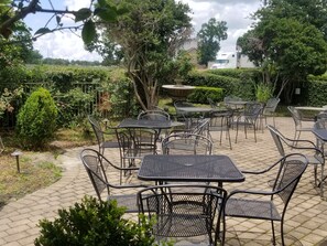 BBQ/picnic area - Inn at Mulberry Grove (Port Wentworth)
