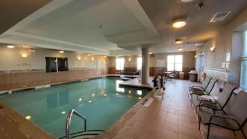 Indendørs pool