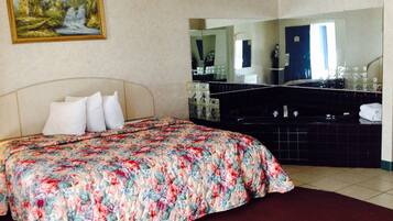 ملاءات إيطالية من طراز فريتي وأسرّة بطبقة علوية مريحة ومكواة/لوح كي