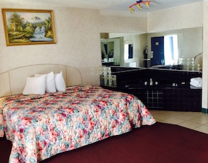 Standard Room, 1 King Bed, Jetted Tub