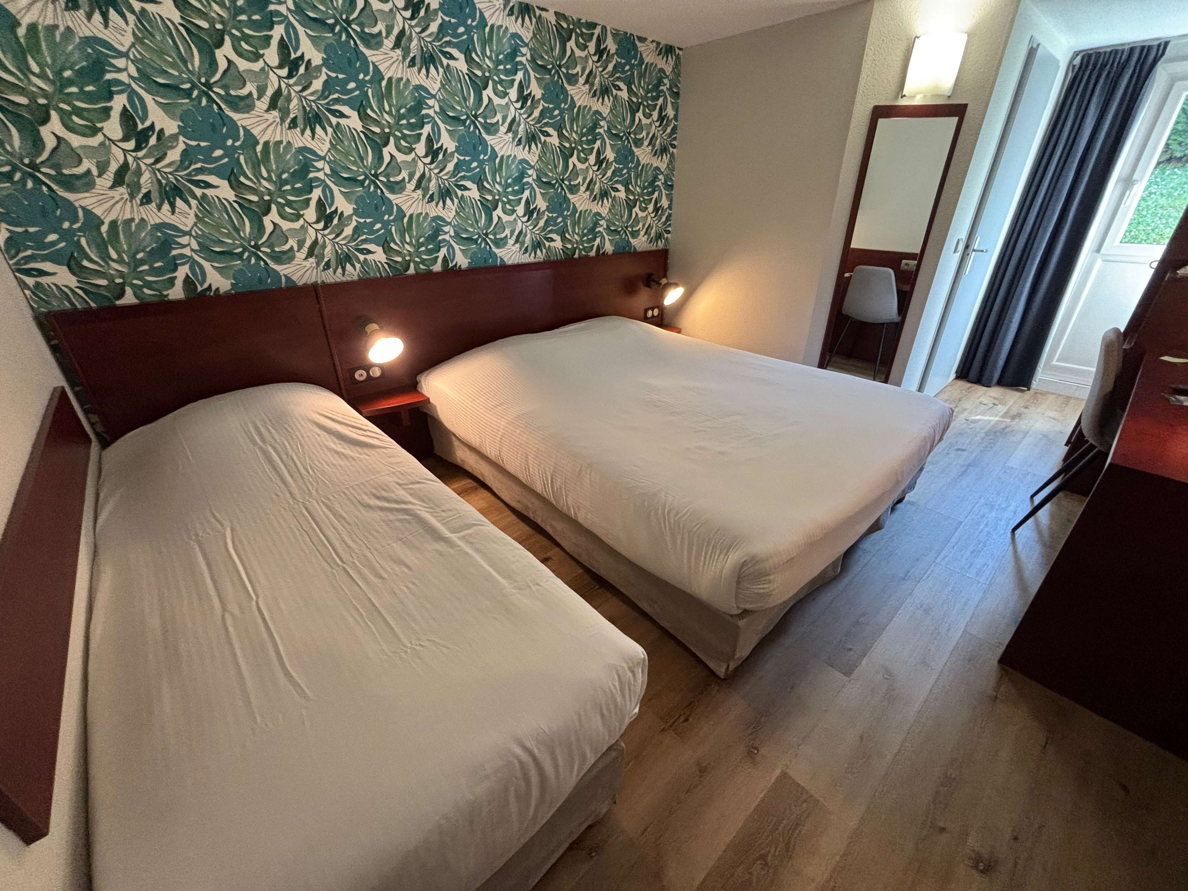 ห้องสแตนดาร์ดทริปเปิล, หลายเตียง | เตียง Select Comfort, ตู้นิรภัยในห้องพัก, ห้องพักตกแต่งอย่างมีเอกลักษณ์