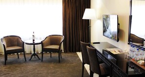 Deluxe Double Room | Television