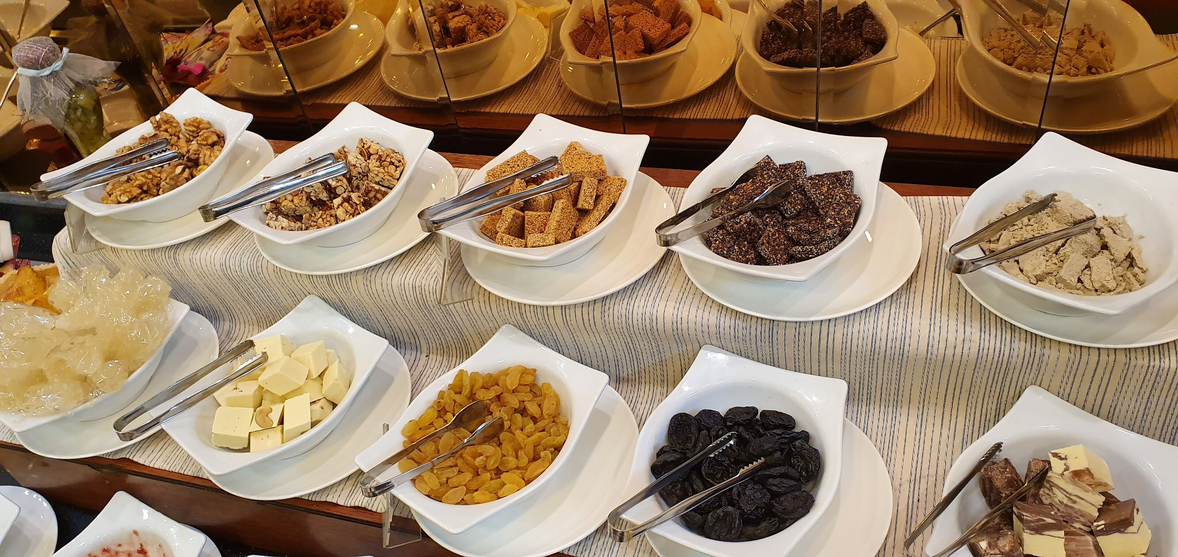 Photo - Grand Mir Hotel