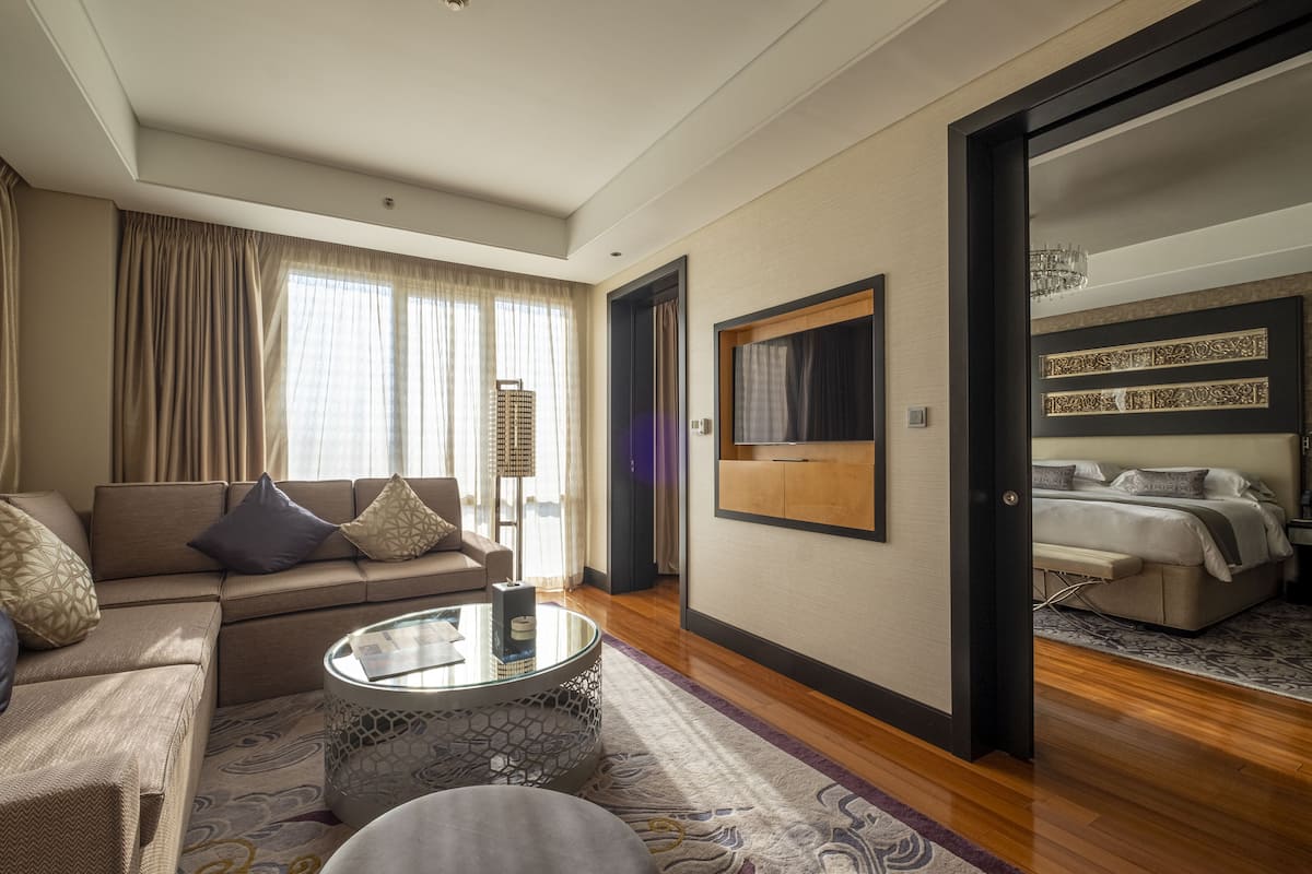 Executive Grand Deluxe Room Lounge Access including Afternoon Tea Evening Cocktail Hours | 1 bedroom, premium bedding, minibar, in-room safe