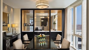 Corner Suite - Access to Snow Park in Ski Dubai for 2, Lounge Access including Afternoon Tea | 1 bedroom, premium bedding, minibar, in-room safe