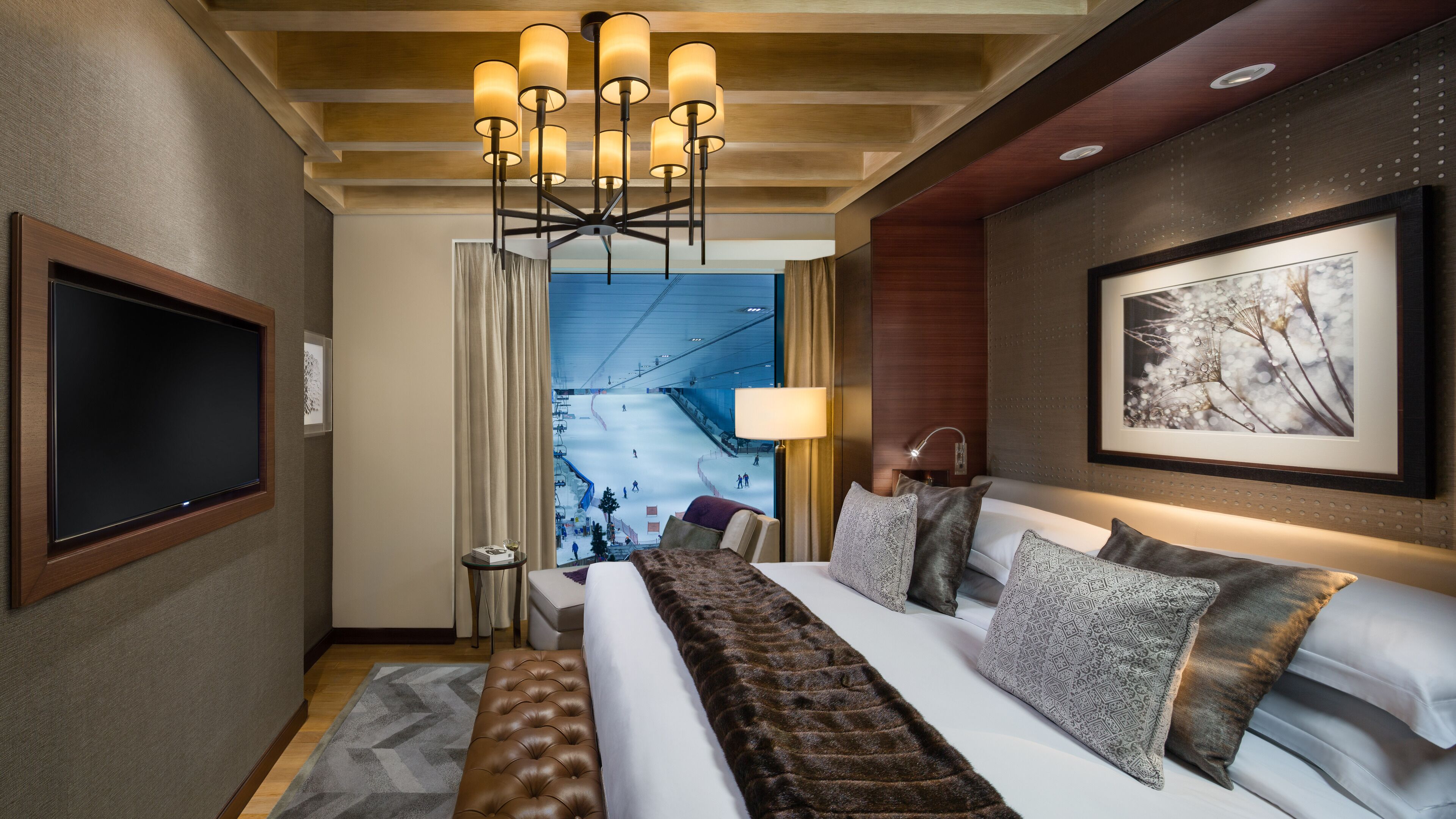 Premium bedding, minibar, in-room safe, desk