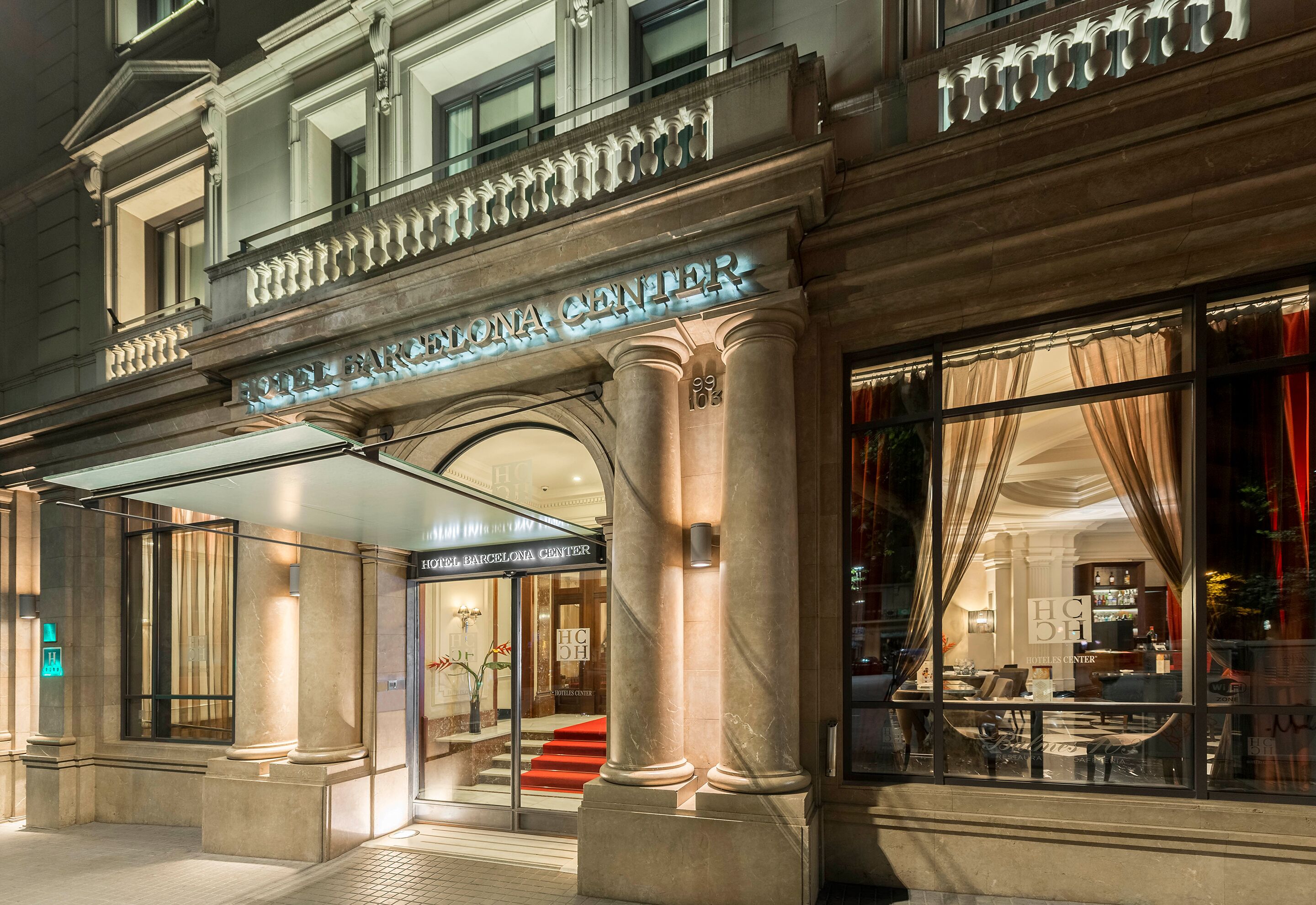 Façade de l’hébergement - soirée/nuit