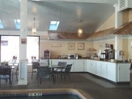 Free daily continental breakfast