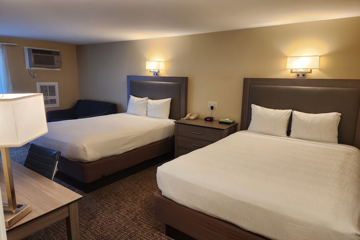 standard room, multiple beds | iron/ironing board, cots/infant beds, rollaway beds, free wifi