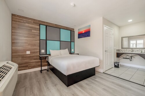 Hotel Avenida Victorville I 15