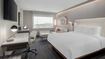 Habitación estándar, 1 cama de matrimonio grande con sofá cama, no fumadores | Ropa de cama hipoalergénica y escritorio