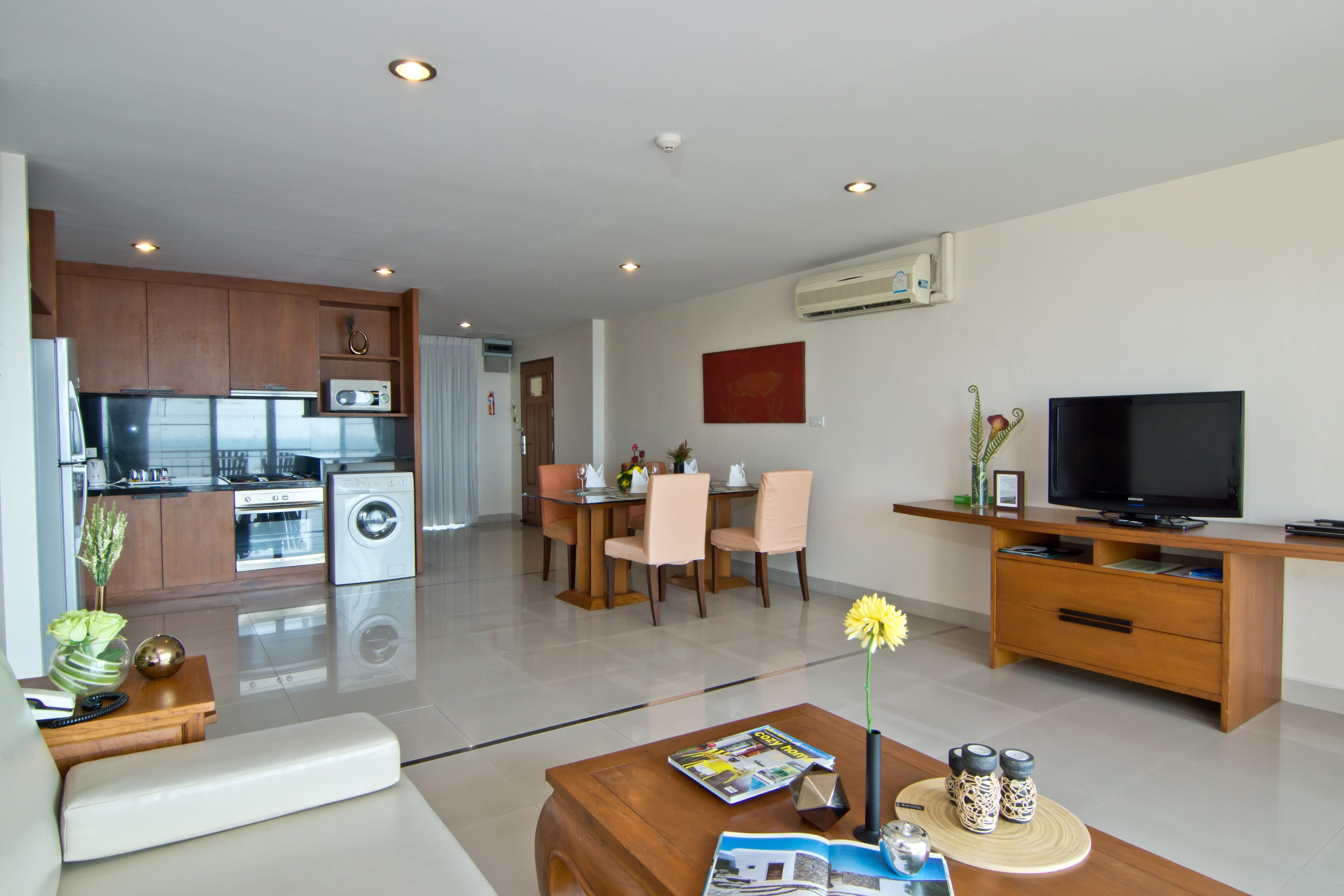 Family Suite Sea view - No Pets Allowed | Phòng khách | TV LED 