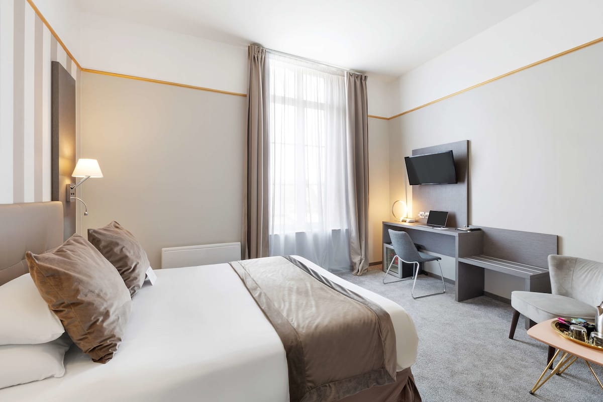 Pillow-top beds, in-room safe, desk, blackout curtains