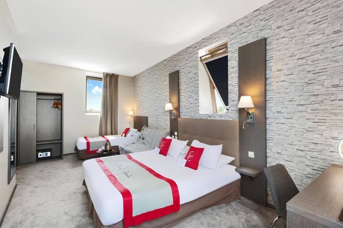 Pillow-top beds, in-room safe, desk, blackout curtains