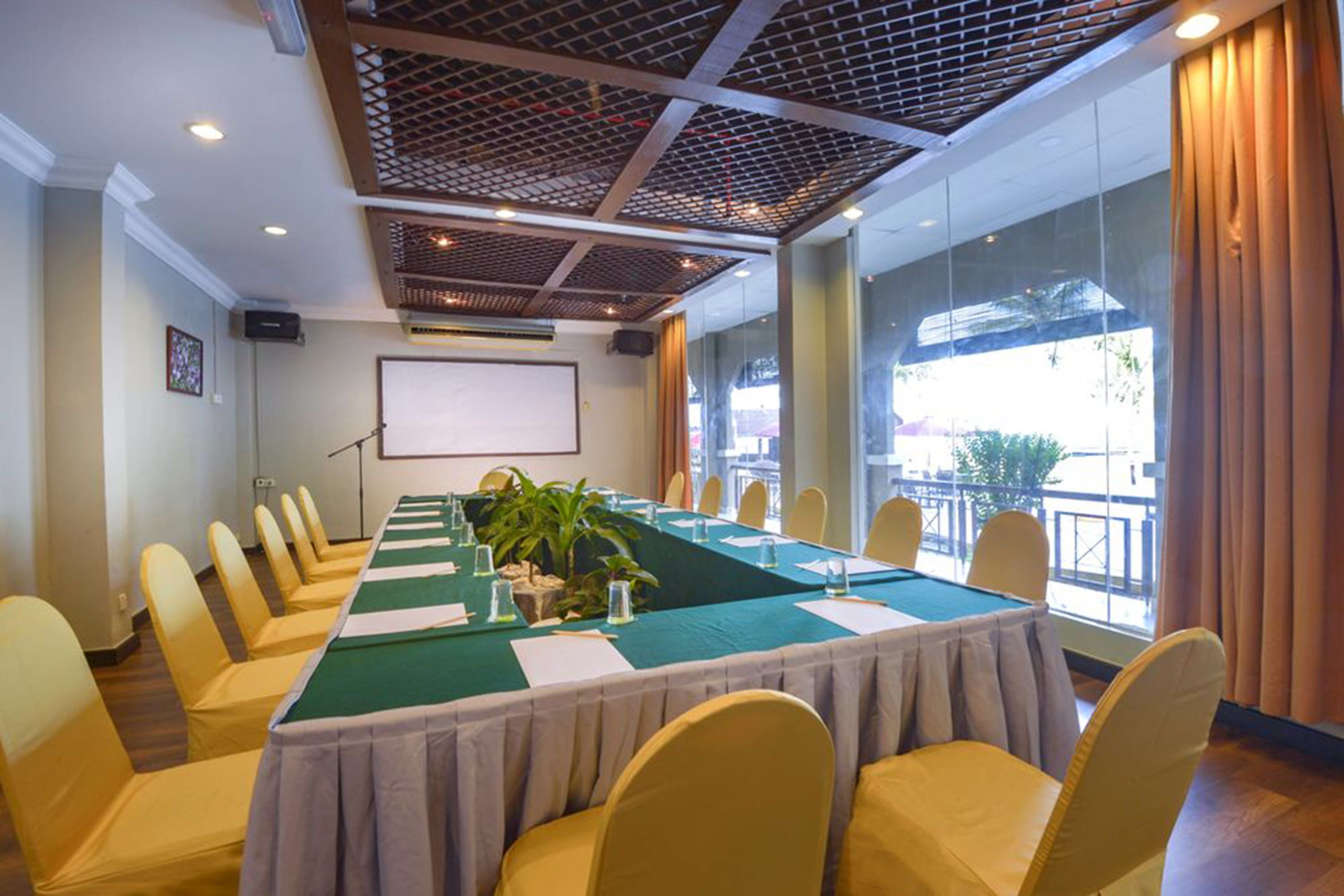 Meeting facility