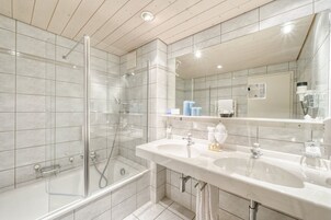 Deluxe Double Room, Balcony | Pillowtop beds, minibar, in-room safe, individually furnished