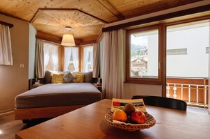 Colchones con pillow-top, minibar y caja de seguridad en la habitación 