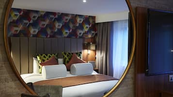 Junior Suite | Premium bedding, in-room safe, desk, laptop workspace