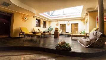 Sauna, dampbad, tyrkisk bad/hammam, kropsbehandlinger, hot stone-massage