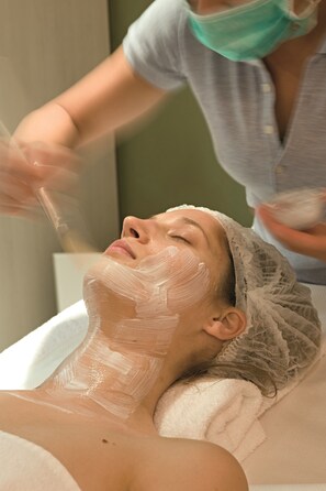 Sauna, bain à remous, hammam, soins corporels, gommages corporels