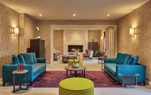 Couples treatment room(s), sauna, hot tub, steam room