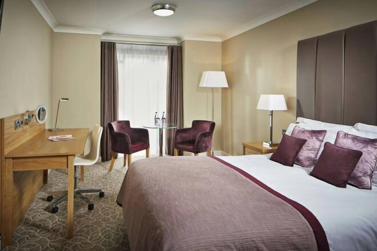 In-room safe, individually decorated, desk, iron/ironing board