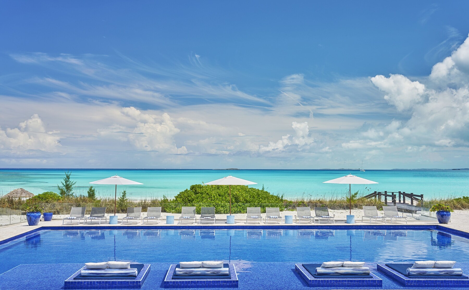 2 outdoor pools, free cabanas, pool umbrellas