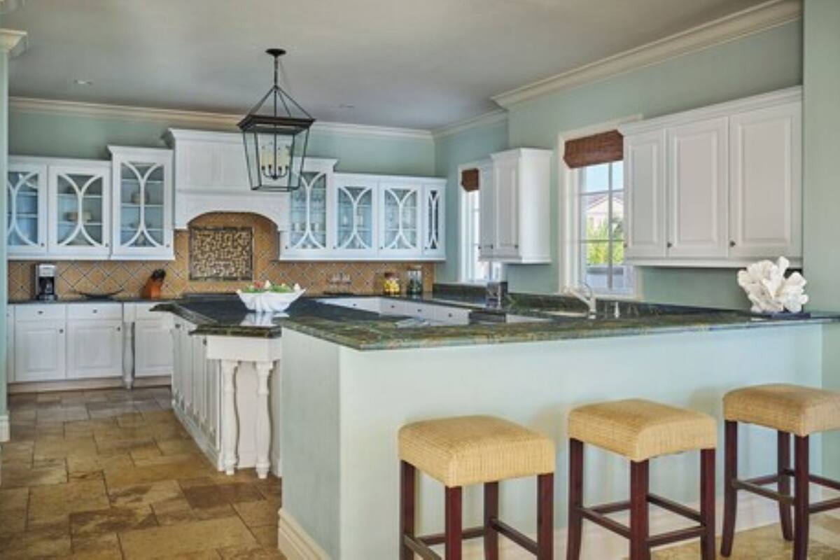 penthouse, 4 bedrooms, ocean view | private kitchen | full-sized fridge, microwave, oven, stovetop