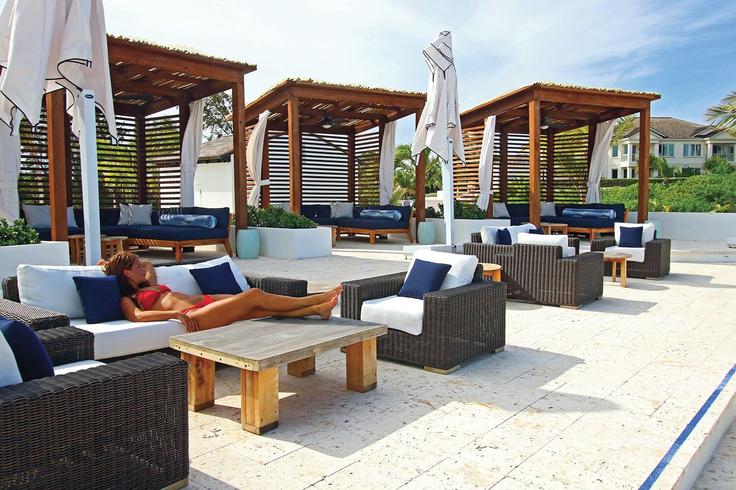 2 outdoor pools, free pool cabanas, pool umbrellas