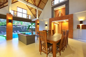 In-room dining - Mutiara Bali Boutique Resort Villas & Spa (Seminyak)