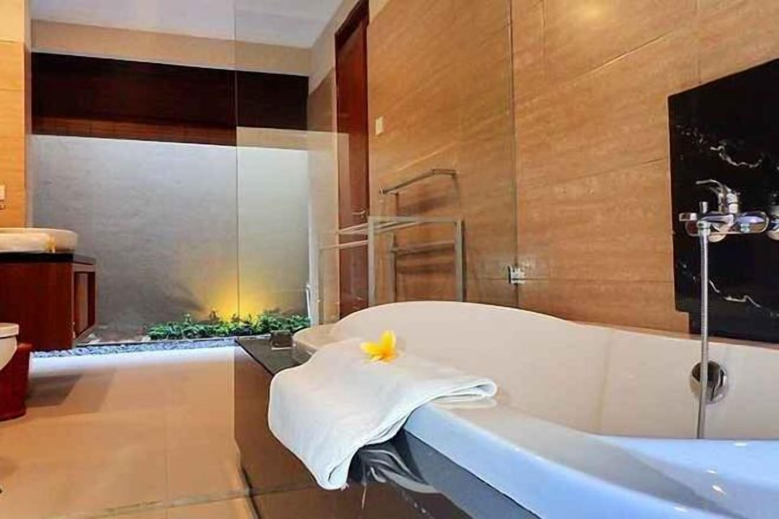 Banheiro | Produtos de toalete grátis, secador de cabelo, chinelos, bidê