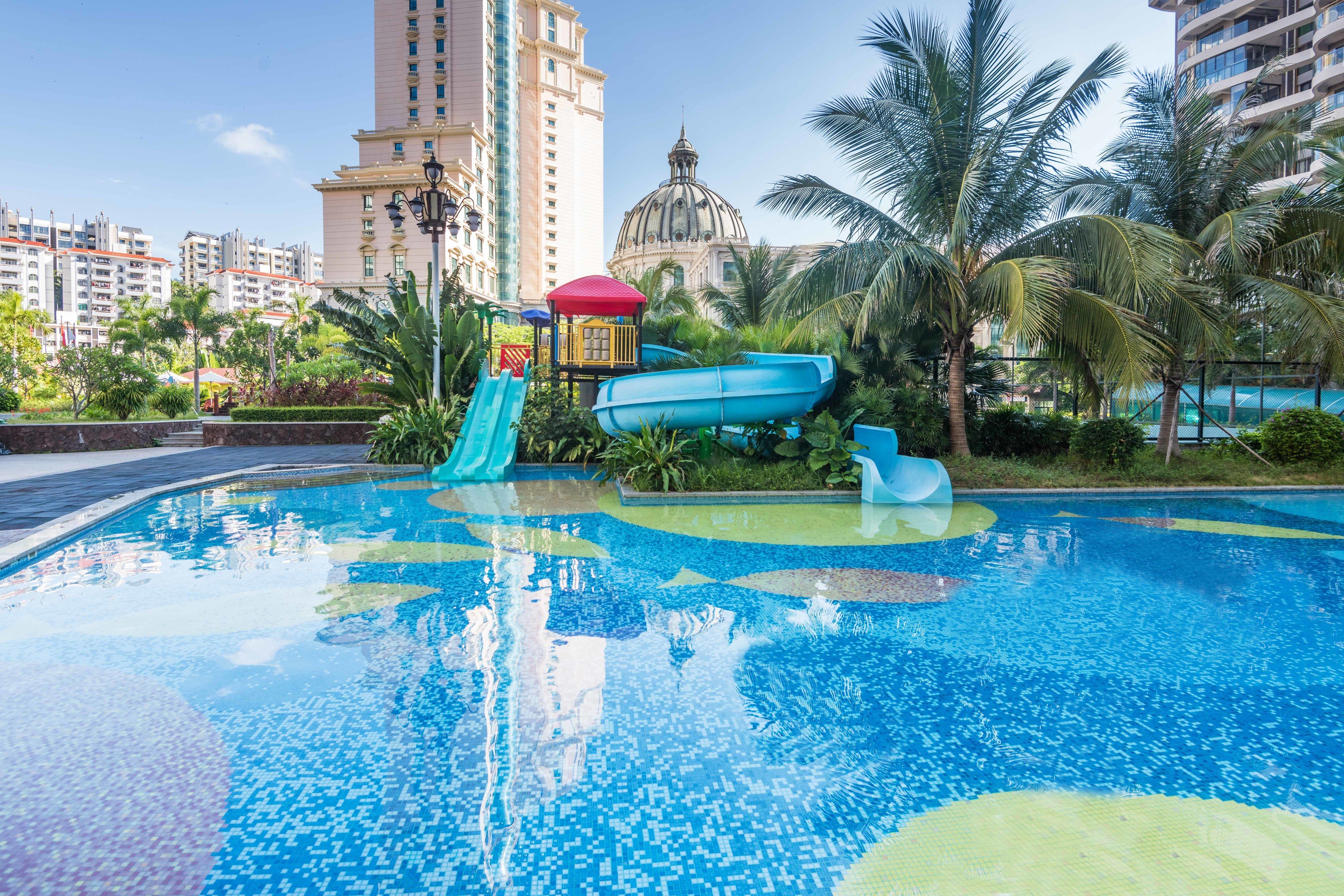 Hồ bơi ngoài trời 