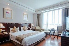 In-room safe, desk, laptop workspace, blackout drapes - Sanya Baohong Hotel (1379410) (Sanya)