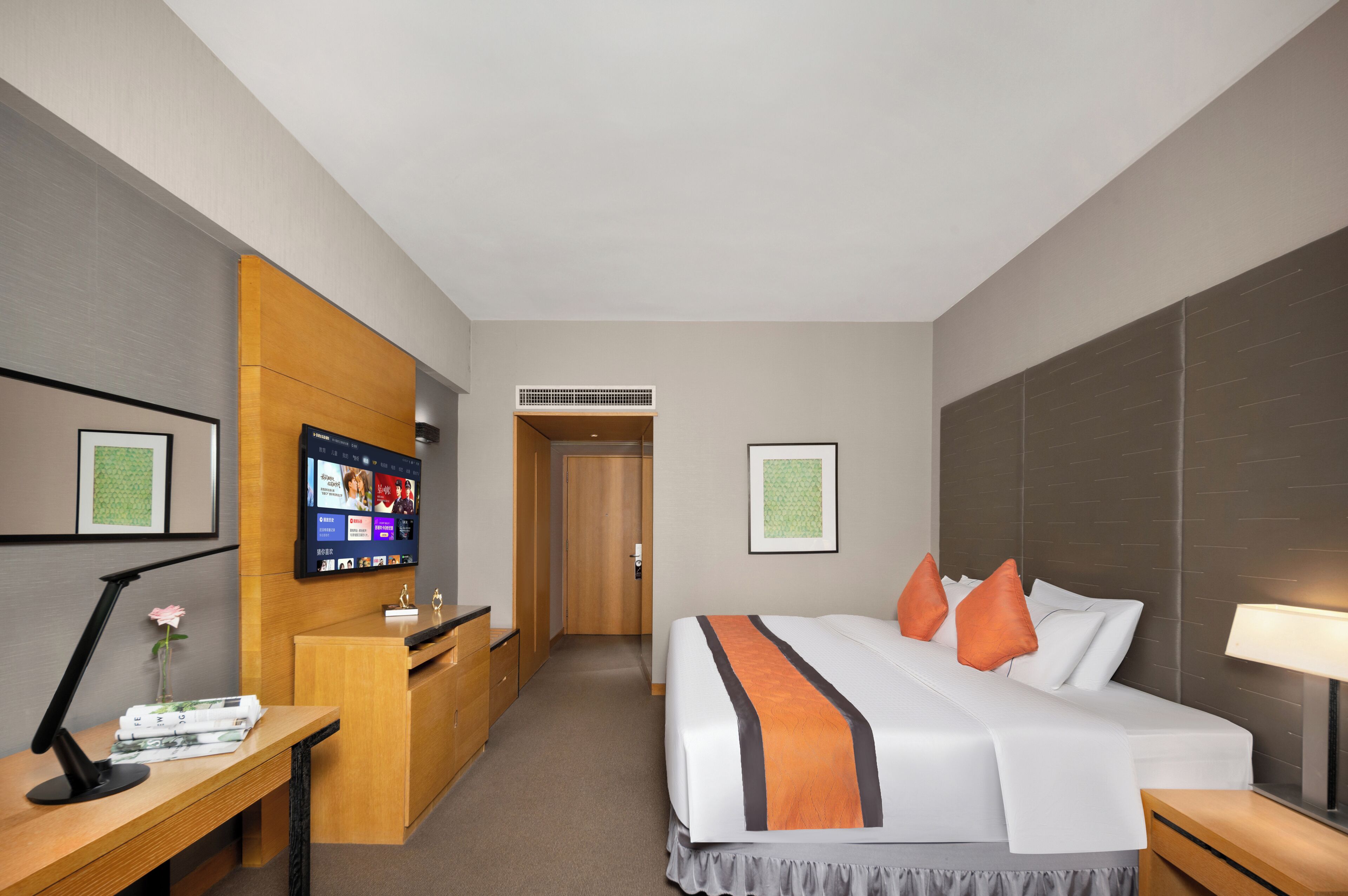 Habitación superior | Ropa de cama de alta calidad y minibar 