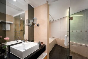 Literie de qualité supérieure, minibar, coffres-forts dans les chambres