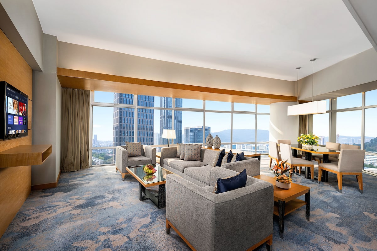 Suite Deluxe | Ropa de cama de alta calidad y minibar