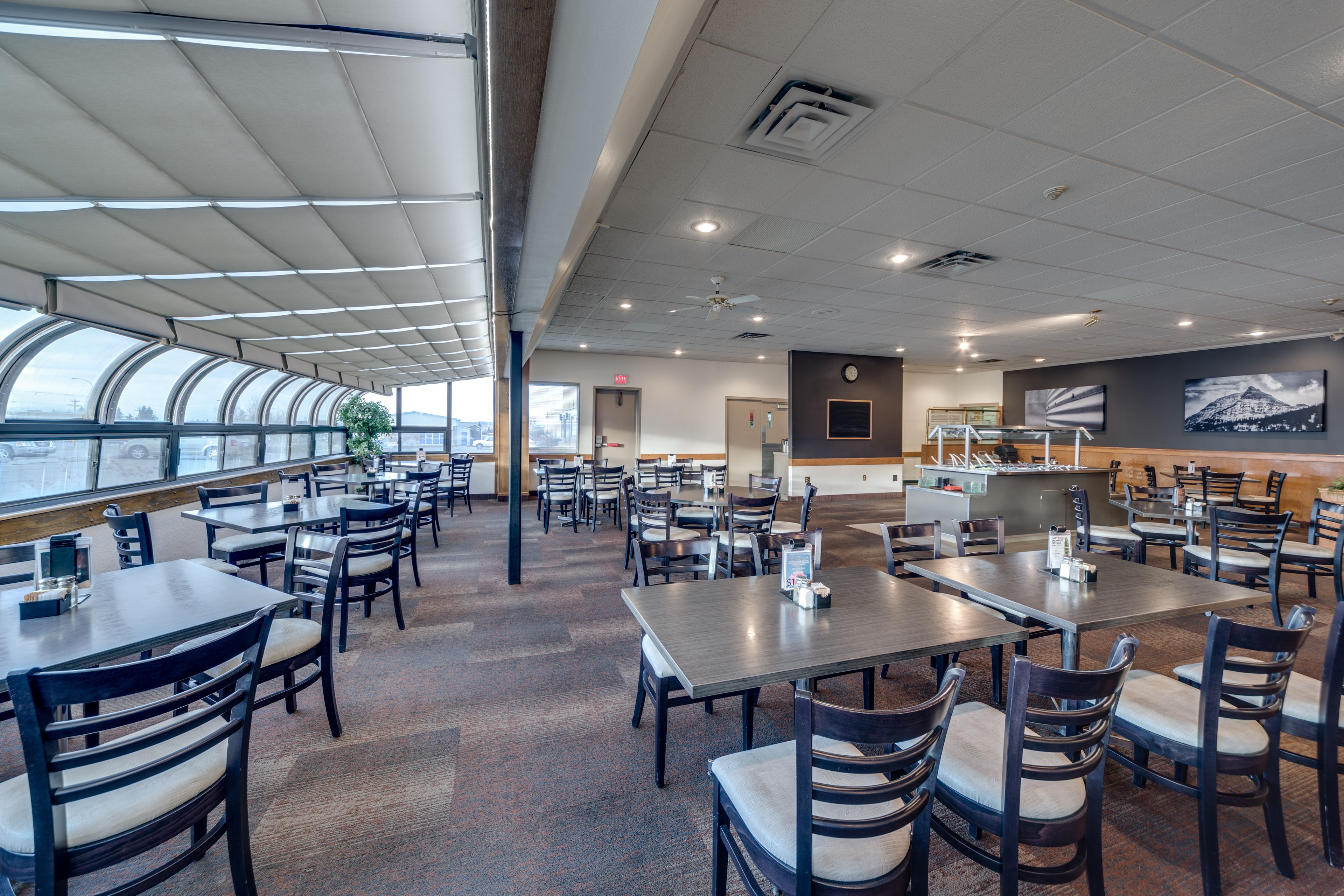 Breakfast, lunch, dinner served; American cuisine 