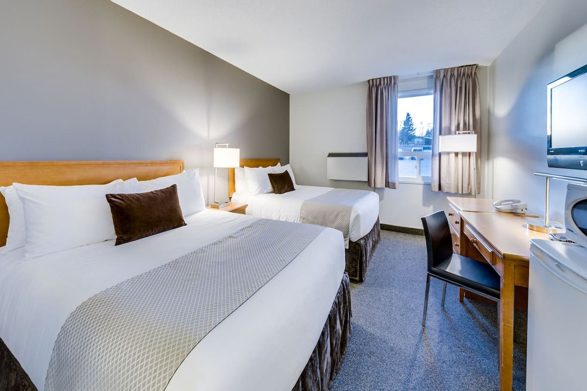Desk, iron/ironing board, free WiFi, bed sheets